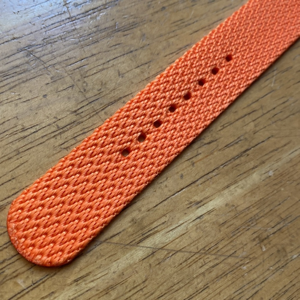 SharkTooth Strap Orange (22 mm) - Picture 6 of 7